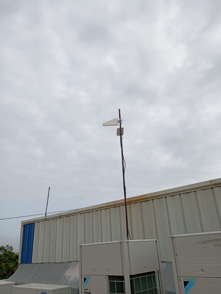 Outdoor LPDA directional antenna on terrace in Gachibowli